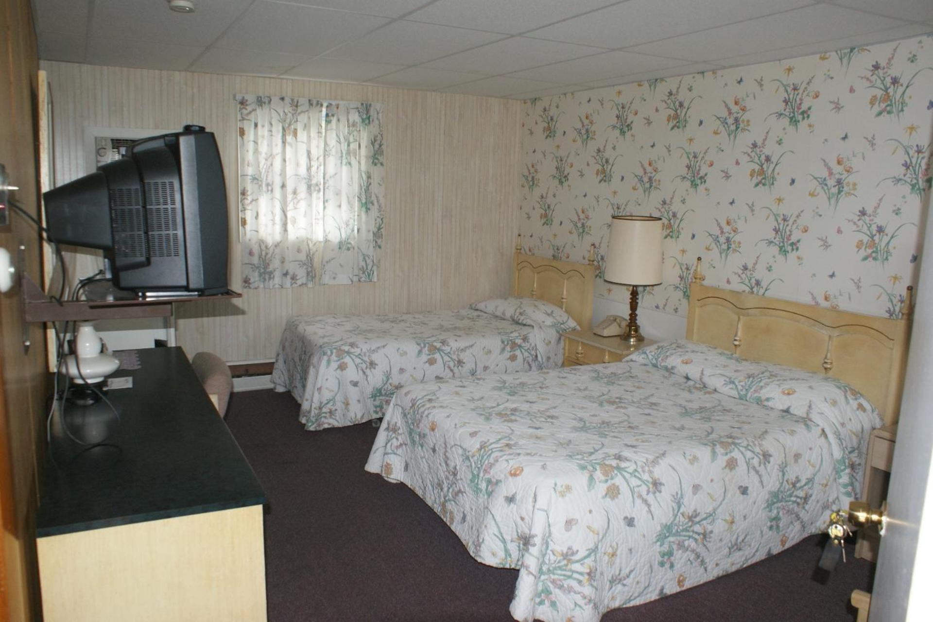 Northern Peaks Motor Inn Gorham Exterior photo