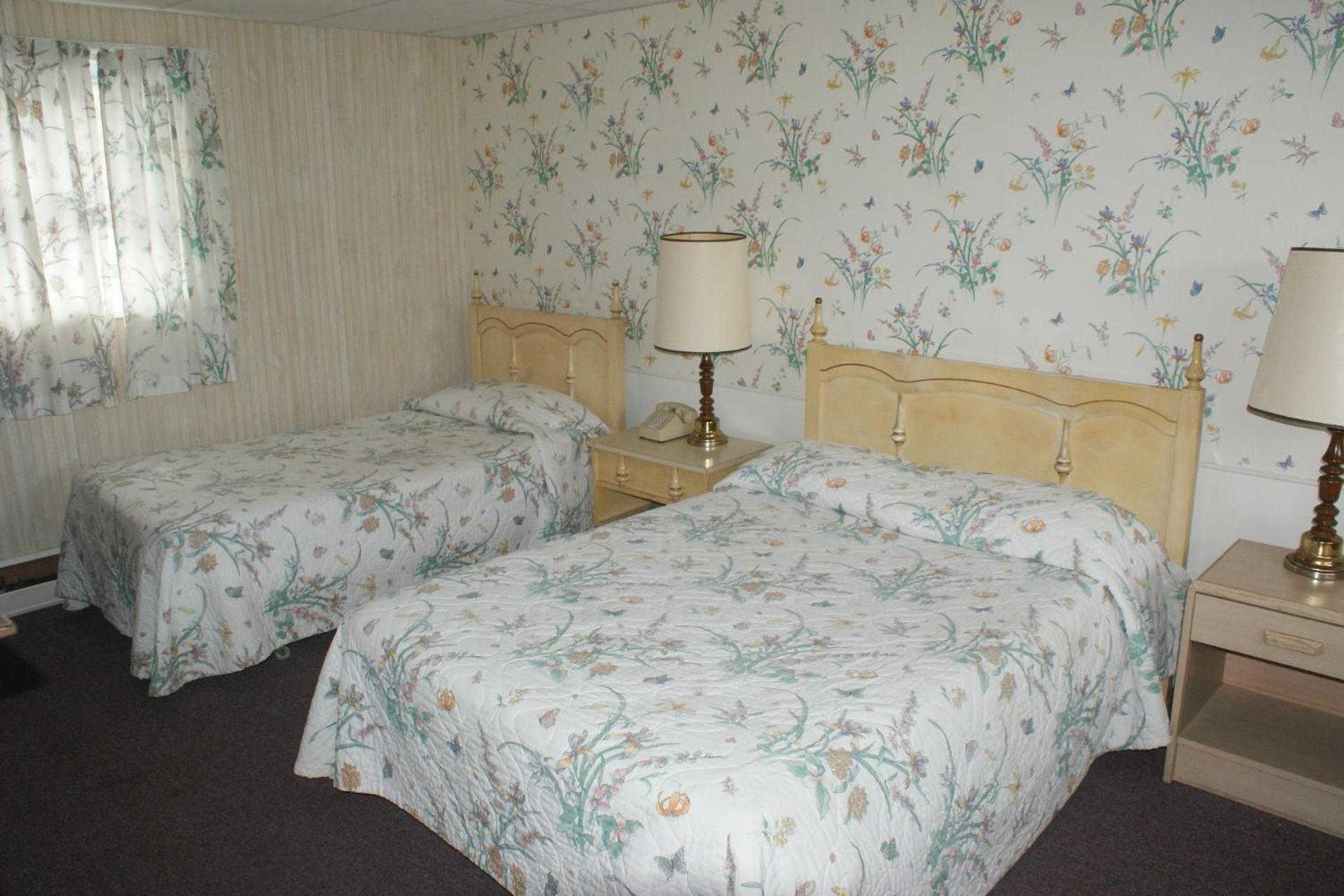 Northern Peaks Motor Inn Gorham Exterior photo