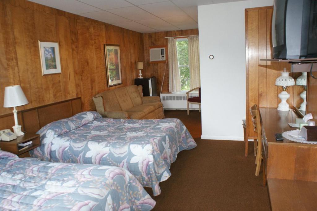 Northern Peaks Motor Inn Gorham Exterior photo