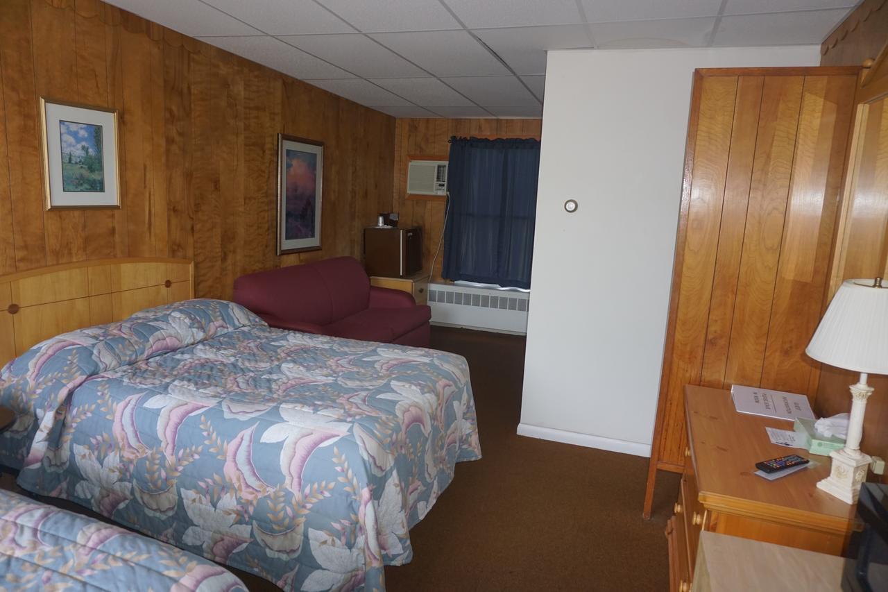 Northern Peaks Motor Inn Gorham Exterior photo