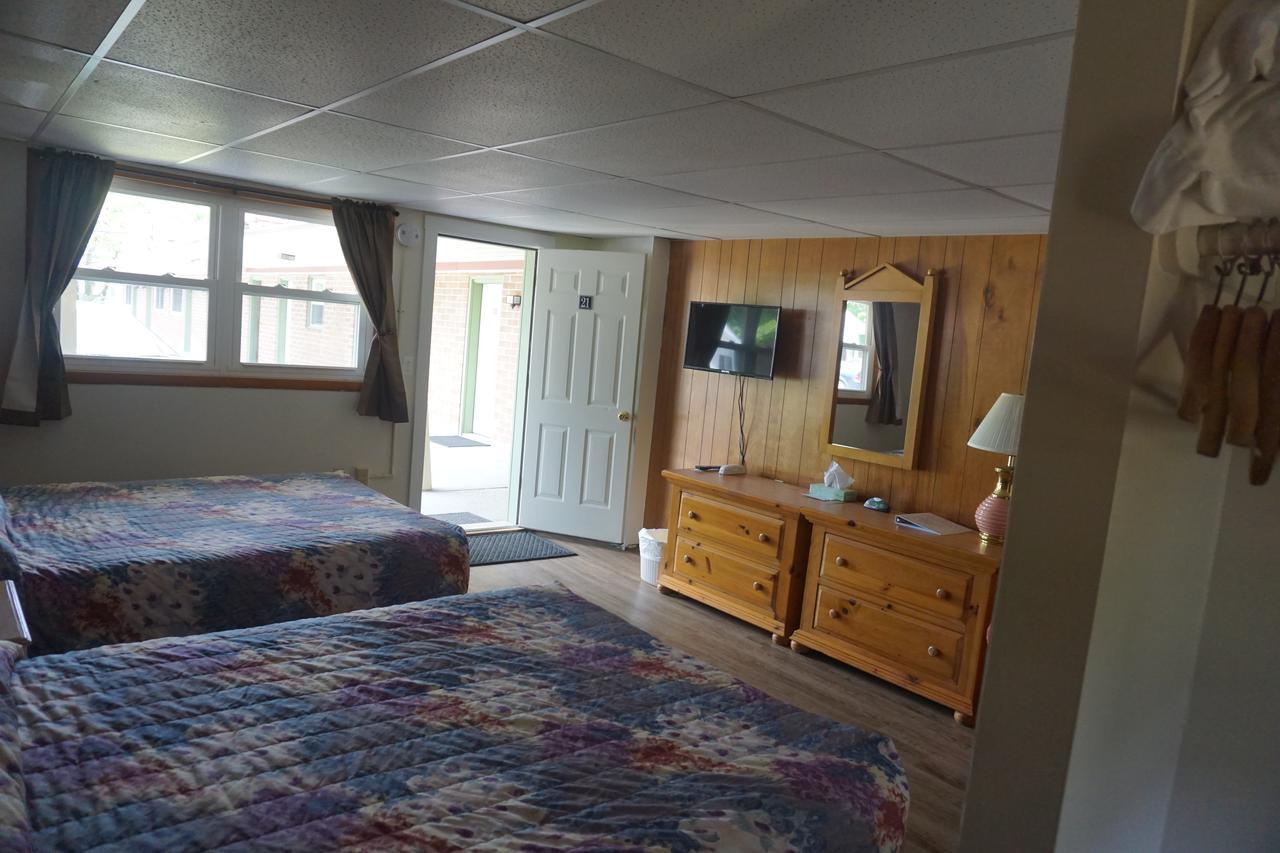 Northern Peaks Motor Inn Gorham Exterior photo