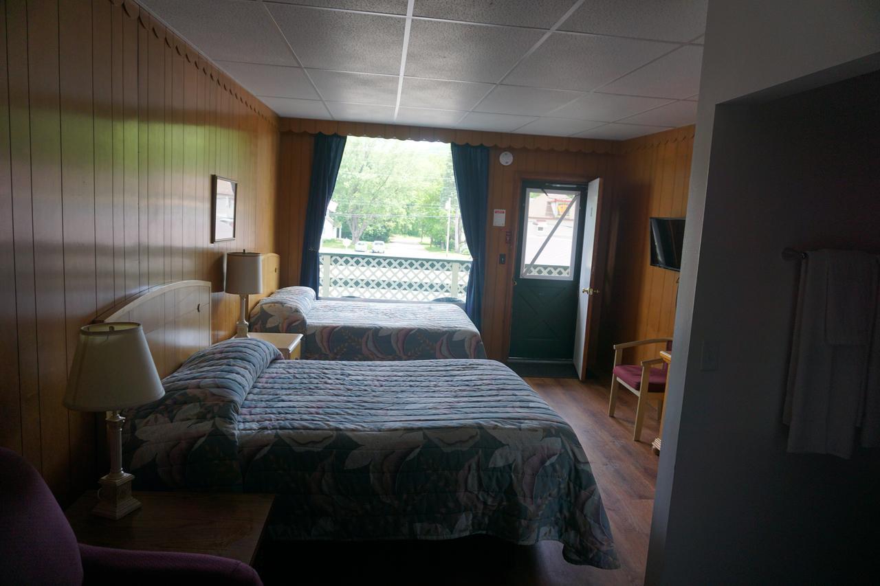 Northern Peaks Motor Inn Gorham Exterior photo