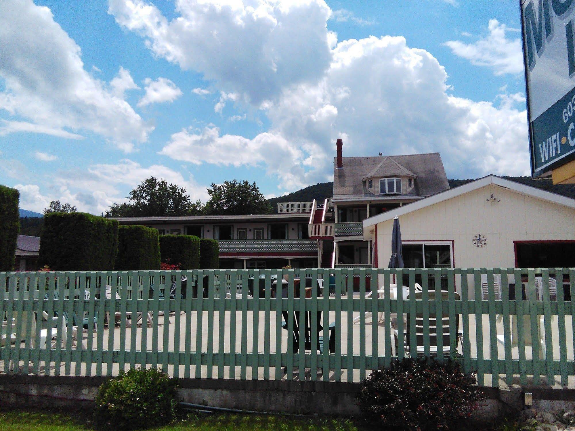 Northern Peaks Motor Inn Gorham Exterior photo